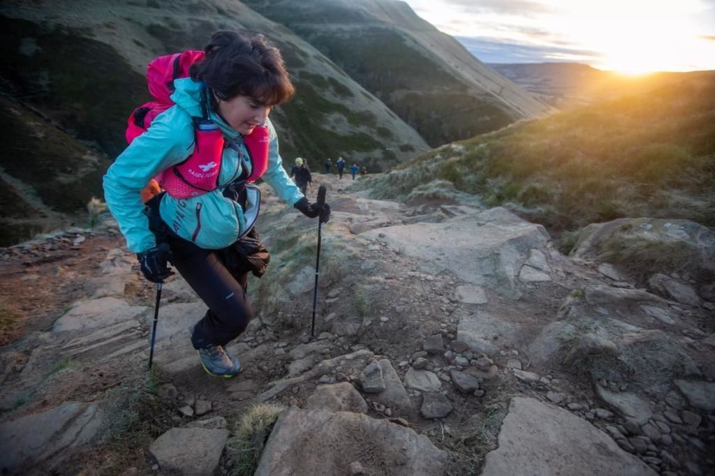 Winter Spine Race 2024 : Jack Scott bat le record, Claire Bannwarth remporte une deuxième&nbsp;victoire